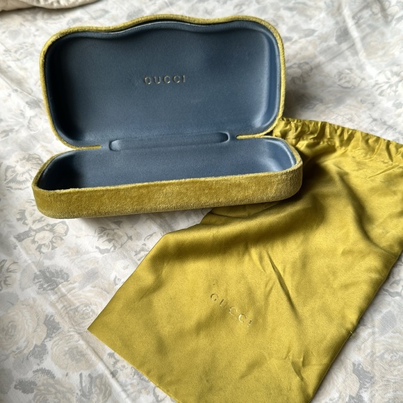 GUCCI Oversize Square Shiny Black Frame W/Black Glitter Arms Sunglasses $505 - Picture 4 of 10